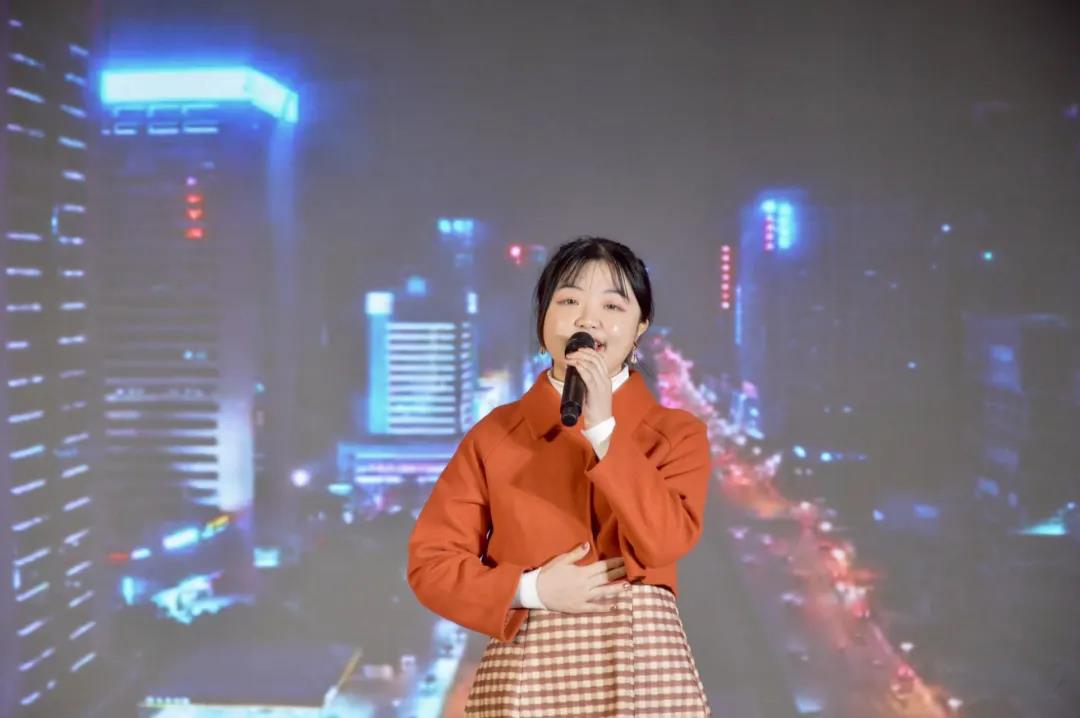 歌曲《永不失聯(lián)的愛》《我和我的祖國》-張芊可一.jpg