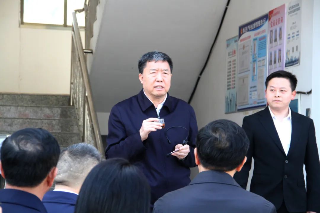 省政協(xié)黨組書記、主席毛萬(wàn)春調(diào)研湖南湘豐桑植白茶有限公司