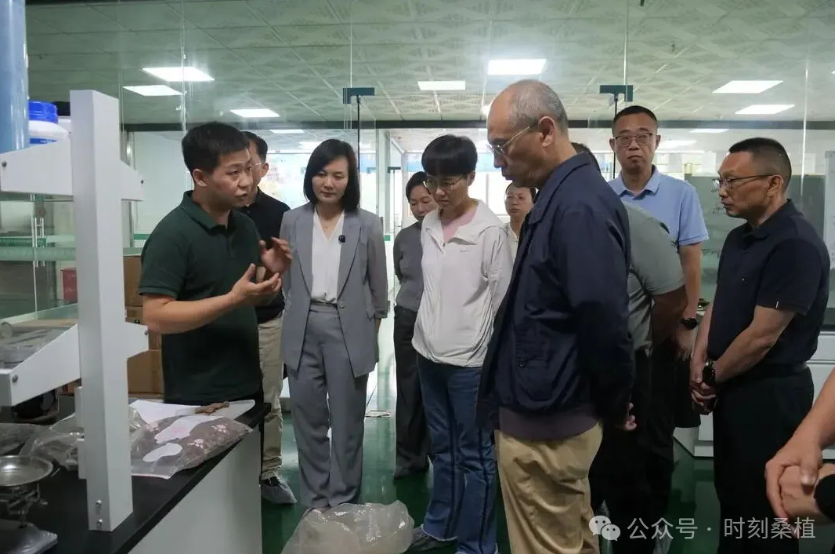 省政協(xié)副主席潘碧靈來桑開展“為企業(yè)服務(wù)”專項(xiàng)民主監(jiān)督調(diào)研